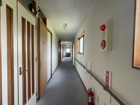 長い通路の廊下
