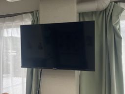 壁掛けテレビの室内