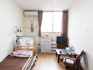 明るい居室の一角