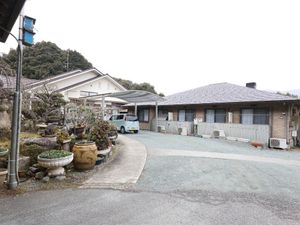 静かな環境の施設外観