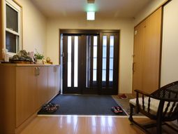 温もりあるエントランス