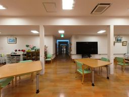 広々としたラウンジ