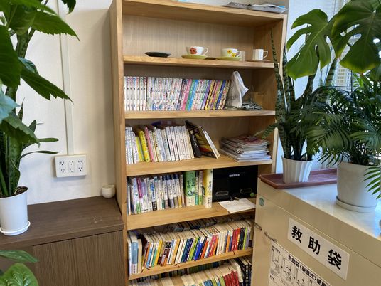 明るい多目的室の一角