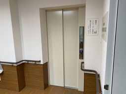 安全の手すり付きエレベーター
