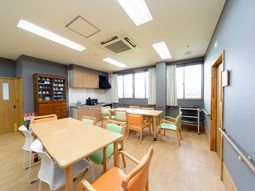 明るいダイニングスペース