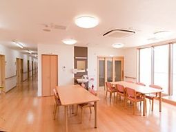 明るいダイニングスペース