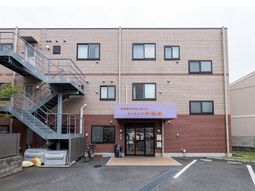清潔感のある建物エントランス