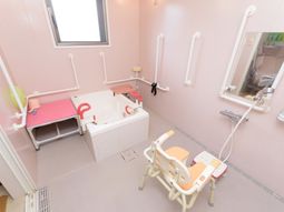 バリアフリーの浴室設備