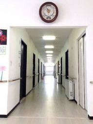 明るい廊下の様子