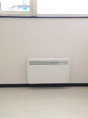 壁に取り付けられたエアコン