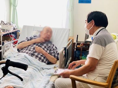 談笑が行われている居室
