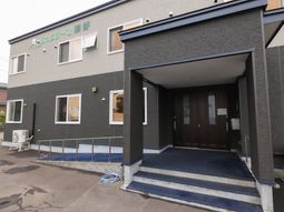 清潔なエントランス外観