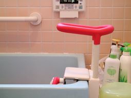 バリアフリー対応の浴室