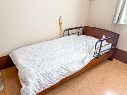 快適なベッドの居室