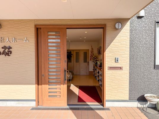 入口の扉