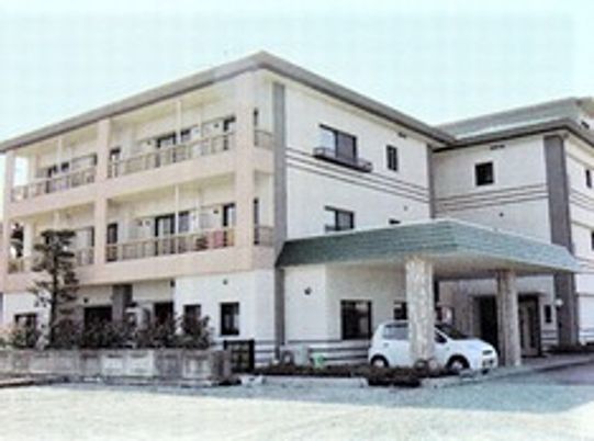 明るい外観の建物