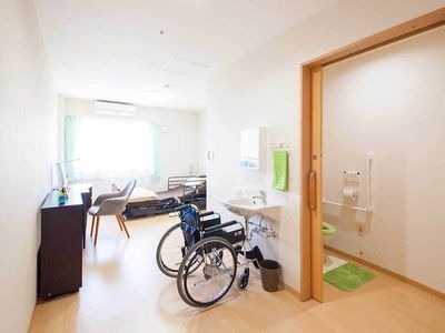 バリアフリーの広々居室