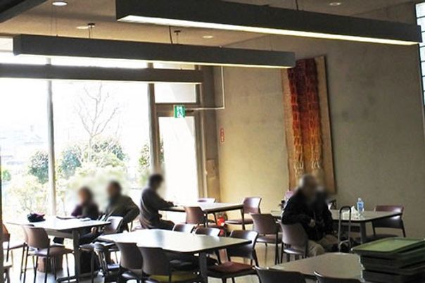 自然光が入るリビング