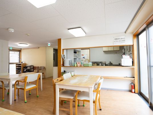 明るいダイニングルーム