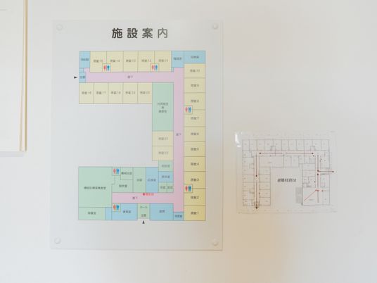 施設案内図と地図