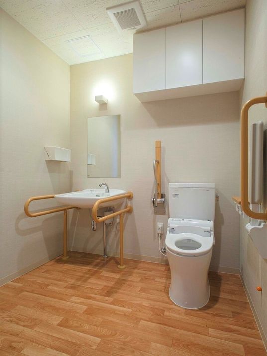 バリアフリーなトイレ空間