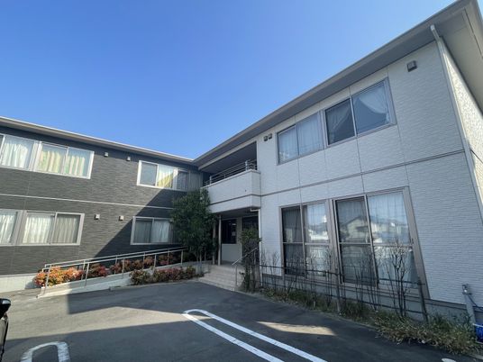 きれいな施設の外観