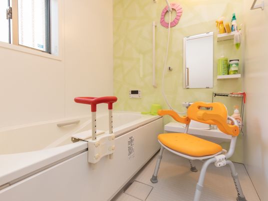 バリアフリーの浴室設備