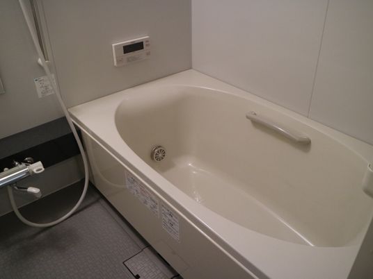 手すり付き浴槽