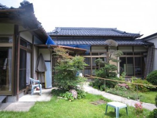 中庭のある和風建物  