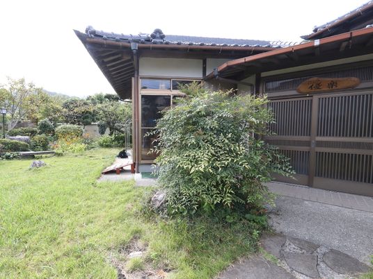 和風の落ち着いた外観