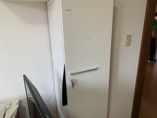 シンプルな収納棚