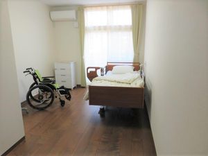清潔な居室とベッド