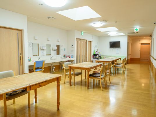 広々としたダイニングでのお仕事