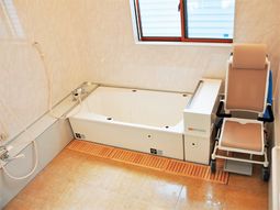 バリアフリーの快適浴室