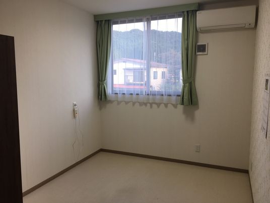介護スタッフと利用者