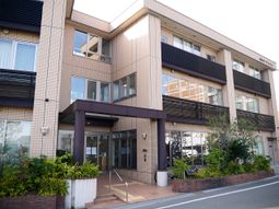 清潔感のある建物の外観