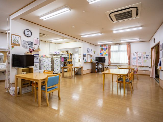 明るい共有食堂  