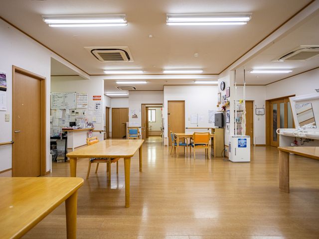明るい共有食堂  