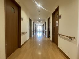 手すりのある廊下