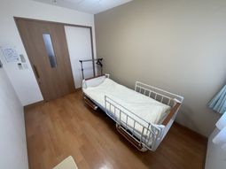 ベッドのある居室