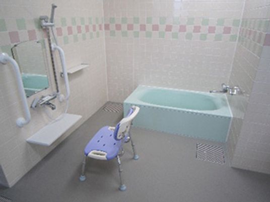 安全配慮した浴室
