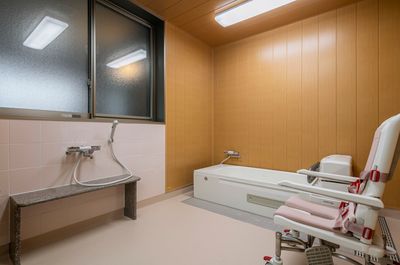 快適な介護環境の浴室