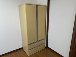 シンプルなクローゼット