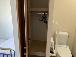 居室とトイレの様子