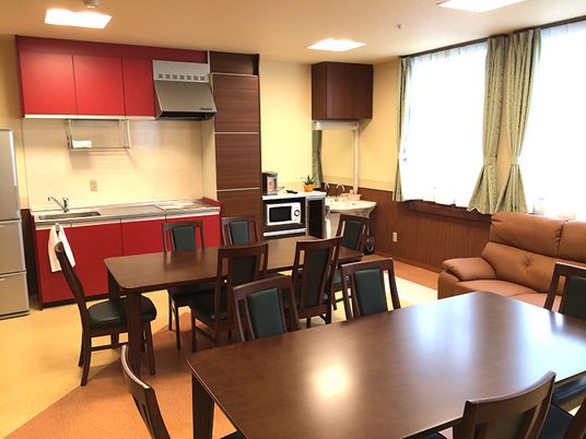 共用キッチンダイニング
