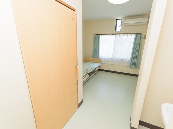 明るい居室の一角