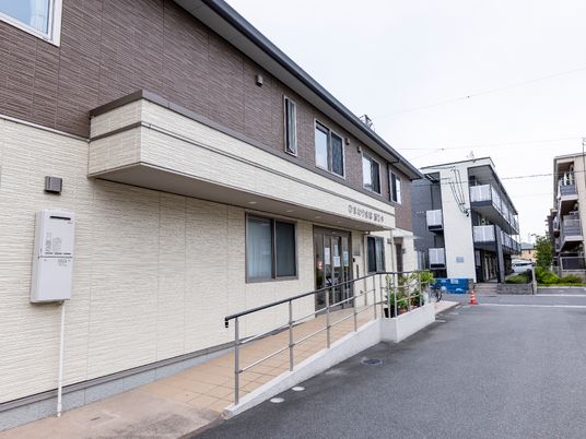 清潔感のある建物の外観