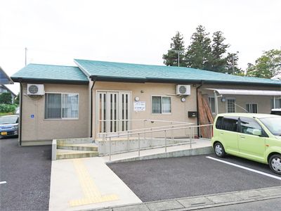 外観と駐車場