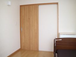 清潔な和室の引き戸