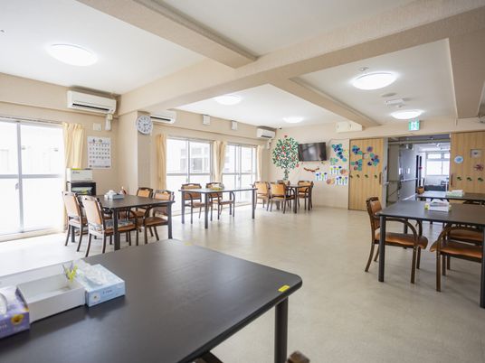 開放的なラウンジ